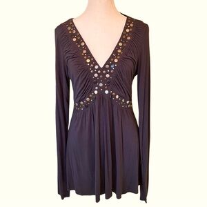 Bailey 44 Witchy Vampy Black Studded V-Neck Top. Large.